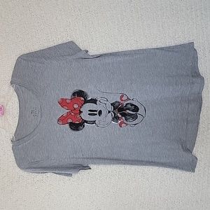 Disney Minnie Mouse Tee Size XL in Gray